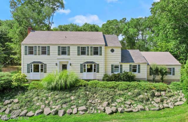 1 Sundance Drive - 1 Sundance Drive, Cos Cob, CT 06807