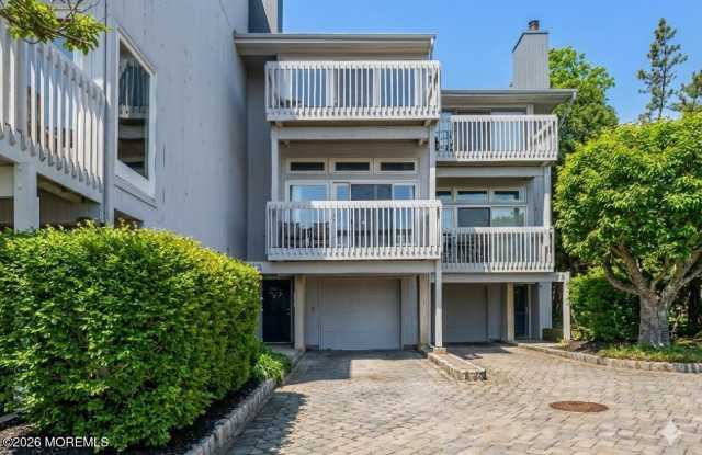 23 E Manor Sq photos photos