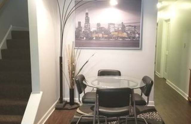 1108 N Mozart St 1 Gallery 2