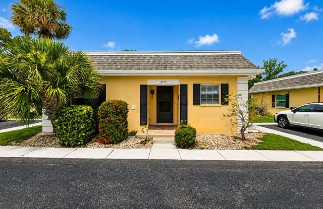 Annual Unfurnished 2 bed 1.5 bath Villa in Sarasota Gallery 3