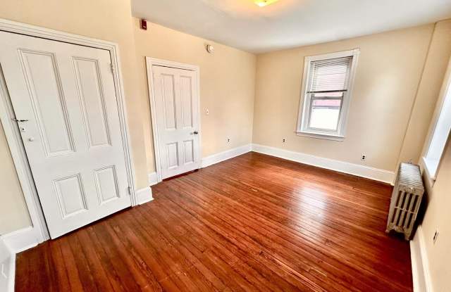 124 E POMONA Street unit: 2 photos photos