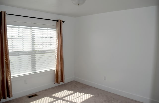 266 S 1150 W - 266 S 1150 W, Logan, UT 84321