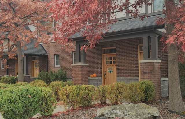 715 NE Oak St. B - 715 Northeast Oak Street, Pullman, WA 99163