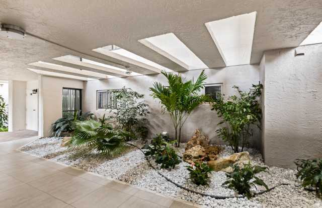 5279 Fountains Drive S Gallery 2