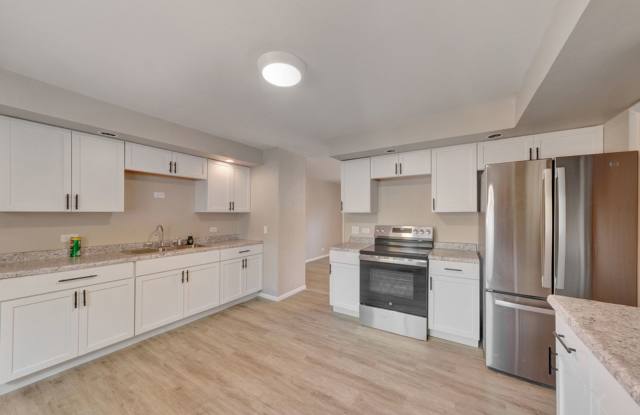 Newly remodeled ranch home - 1507 Thornton Drive, Champaign, IL 61821