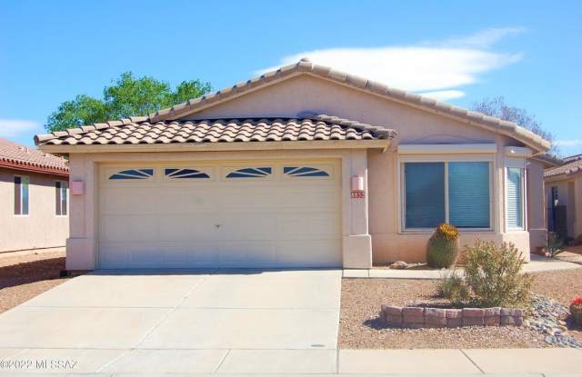 8832 N. Mesquite Bluffs Pl - 8832 North Mesquite Bluffs Place, Casas Adobes, AZ 85742