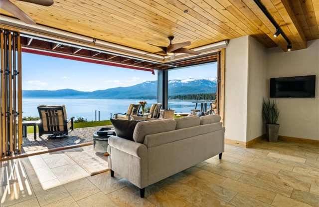 Lakefront Winter Season Rental Gallery 3