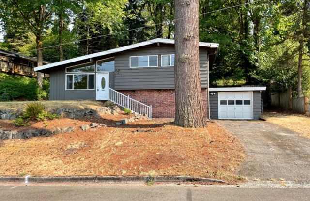 Charming 4 Bed 2 Bath Tri-level in Eastgate, Bellevue - 4260 147th Avenue Southeast, Bellevue, WA 98006