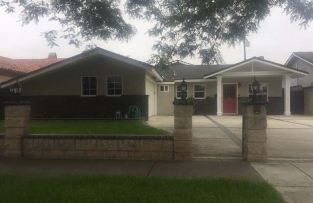 979 Post Rd - 979 Post Road, Costa Mesa, CA 92626