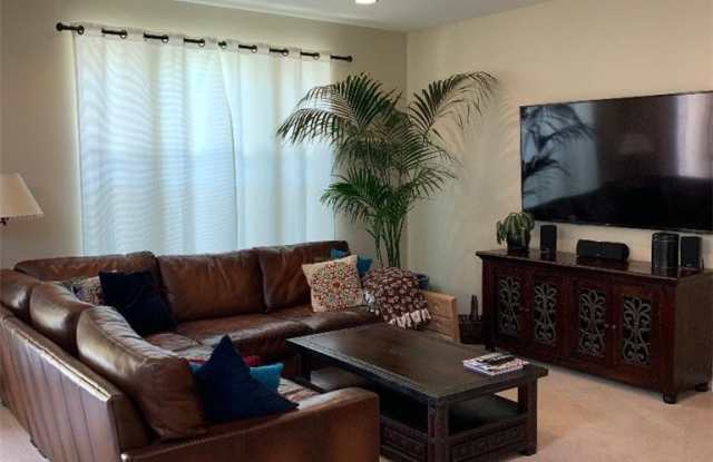 20339 Paseo Los Arcos - 20339 Paseo Los Arcos, Los Angeles, CA 91326