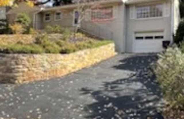 4BR House in Historic Southwest! - 3120 Stoneridge Road Southwest, Roanoke, VA 24014 4BR House in Historic Southwest! - 3120 Stoneridge Road Southwest, Roanoke, VA 24014