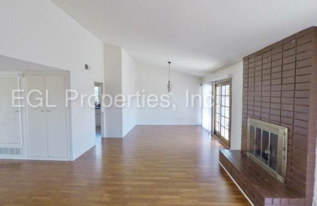 24272 Hatteras Street Gallery 2