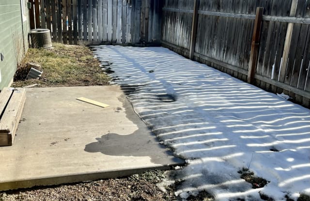 1025 Southeast Freedom Circle - 1 photos photos