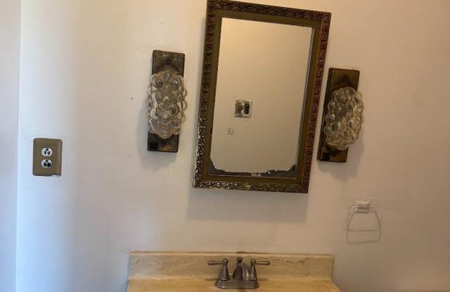 160 N BROAD Street Gallery 4