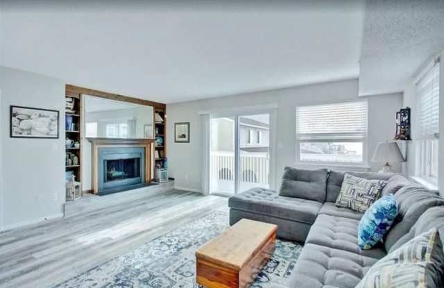 314 N 1st St photos photos