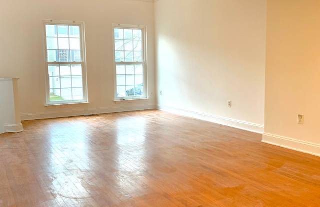 1546 FALLING BROOK COURT Gallery 3