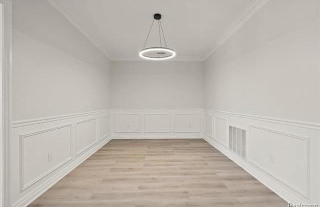 5685 TWIN OAKS Drive Gallery 4