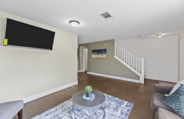 902 East Olympic DriveBEDROOM 2E - 728780 Gallery 4