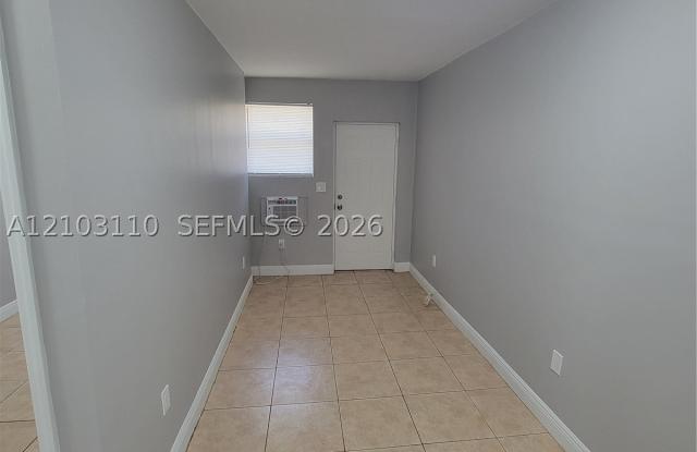 1740 NW 1st Pl Gallery 1