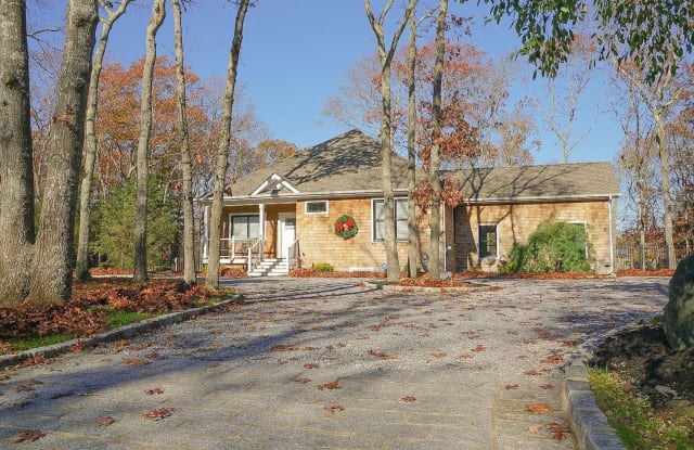 47 N Quarter Road - 47 North Quarter Road, Westhampton, NY 11977