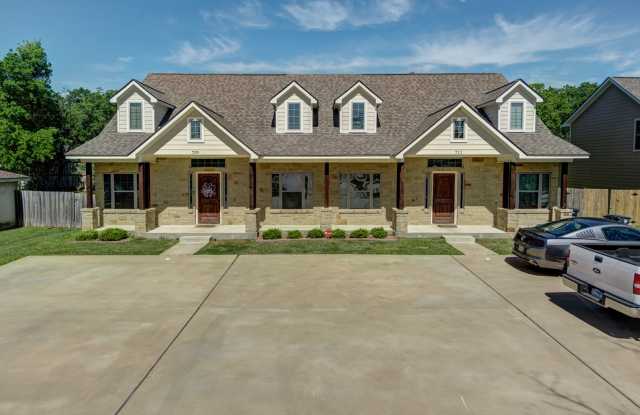 Beautiful Duplex with 5 Bed, 4 Bath Right on Sorority Row! - 823 Dominik Drive, College Station, TX 77840