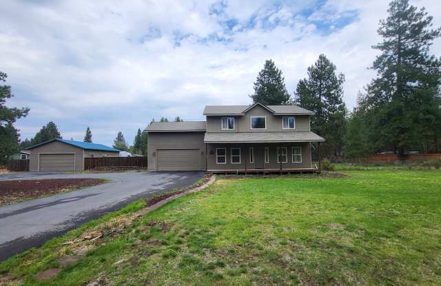 3BR/2.5BA Peaceful Retreat on 1.5 Acres w/ Bonus office/flex Room-RV Hook Ups photos photos