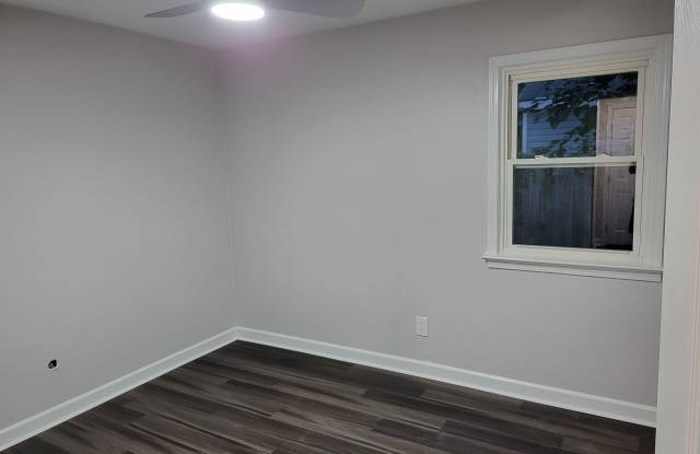 6215 Edward Street, Unit B Gallery 2