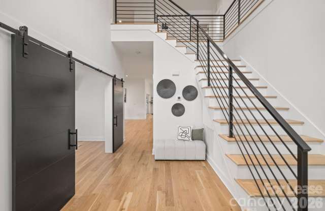 3008 Holt Street Gallery 4