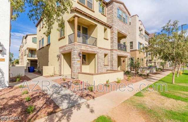 1683 E Dogwood Ln Gallery 1