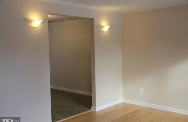 6601 OVERLOOK COURT Gallery 2