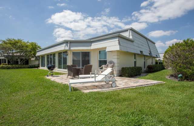 390 French Royale Circle photos photos