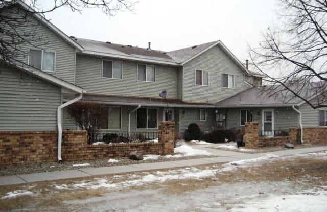 1612 Helena Rd N - 1612 Helena Road North, Oakdale, MN 55128