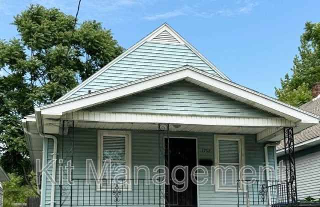 1752 Finch photos photos