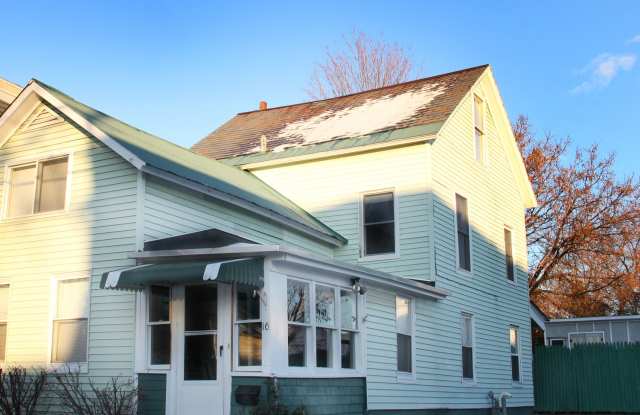 5 Bedroom House for Rent in Burlington, VT | 16 Rose St | Near UVM & Champlain | June 2027 photos photos
