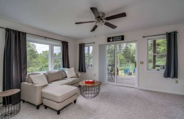 **Furnished Winter Rental** 7 Bed, 2 Bath Home Near Clayton photos photos