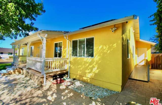 5846 Encino Ave Gallery 4
