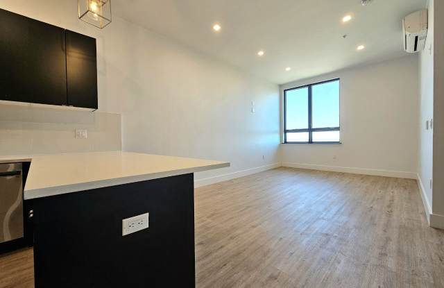 715 Park Ave Gallery 4