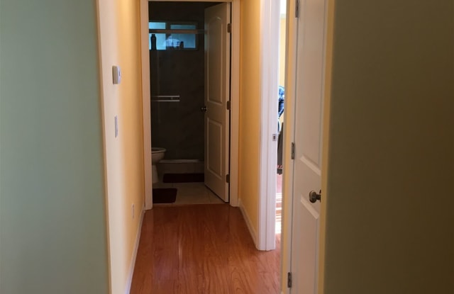 1206 Tamarind Ave - 1206 N Tamarind Ave, Los Angeles, CA 90038