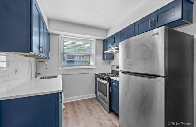 2717 W Berwyn Ave photos photos