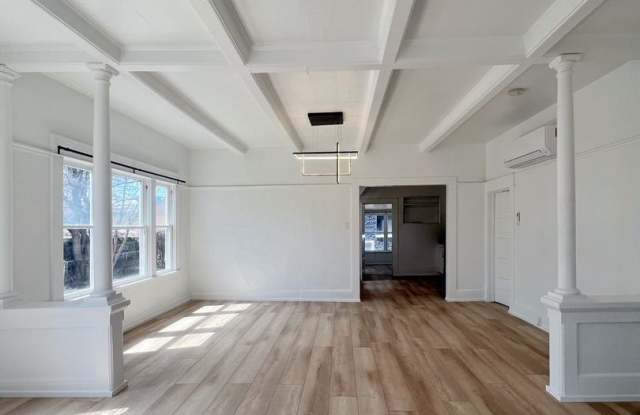 RENOVATED 3 BD Bungalow in MidTown! photos photos