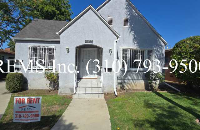 Front House with Laundry and Parking - 3007 Brighton Avenue, Los Angeles, CA 90018