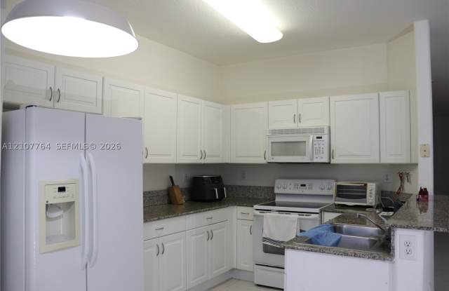 8158 NW 108th Ct Gallery 3