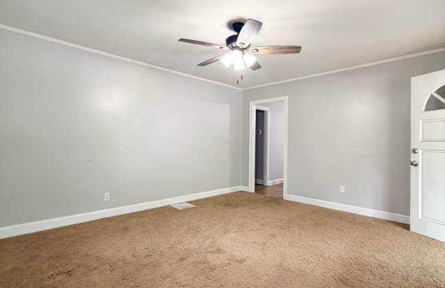 2 Bed 1 Bathroom on 1 Acre of Land Gallery 3