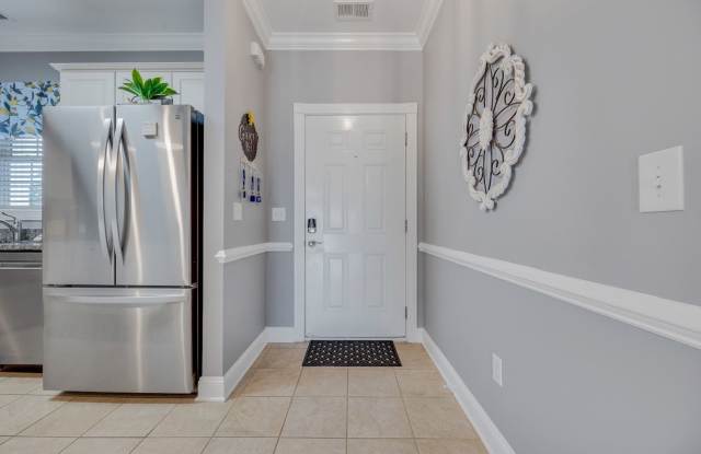 Beautifully Furnished Condo in Magnolia Pointe with a View! Gallery 4