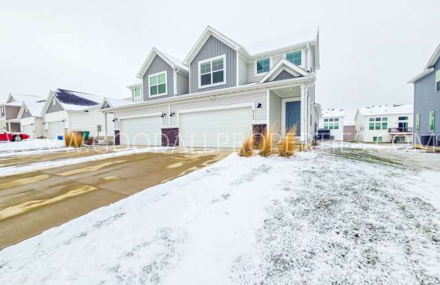 Bright  Spacious 1.5-Story 3 Beds, 2.5 Bath Home in Waukee Schools - 4721 172nd Street, Urbandale, IA 50263