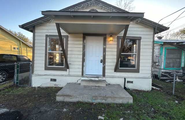 **COMING SOON** Under Make Ready/ 1 Bedroom Home Near Lackland AFB! photos photos