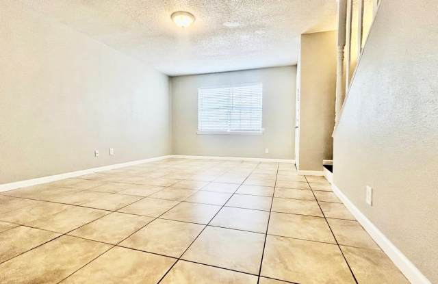 3906 Englewood Circle Gallery 2