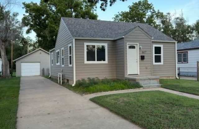 617 Montrose St - 617 Montrose Street, Salina, KS 67401