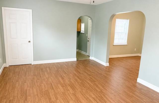 1103 Colonial Avenue Gallery 2