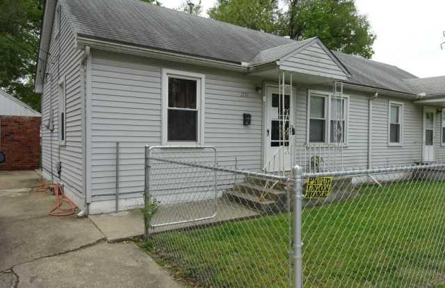 3 bed / 1 bath single family rental home for 1100.00 - 1710 East Moffat Avenue, Springfield, IL 62702